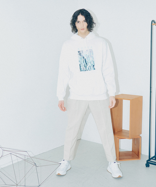 ABAHOUSE（アバハウス）の「【KUPKA / クプカ】プルオーバー アート パーカー（パーカー・メンズ・ホワイト/ブラック/パープル/カーキ・46/48/50）」の5枚目の写真