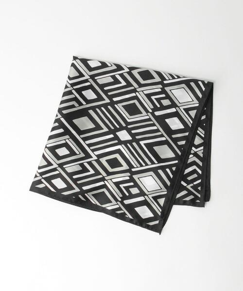 green label relaxing（グリーンレーベルリラクシング）の「＜green label relaxing＞ダイア ジオメトリック スカーフ（ストール/ショール・メンズ・ダークグレー/ケリー・FREE）」の2枚目の写真