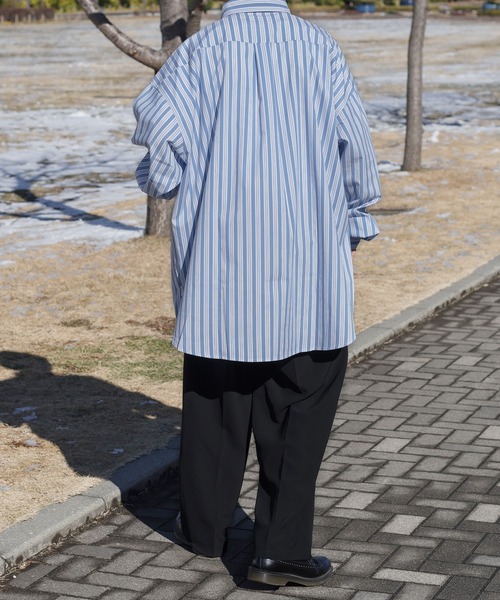 Perushu(ペルーシュ)の「オーバーサイズストライプシャツ(シャツ/ブラウス・メンズ・ホワイト/サックスブルー/ピンク/イエロー・MEDIUM/LARGE)」の8枚目の写真