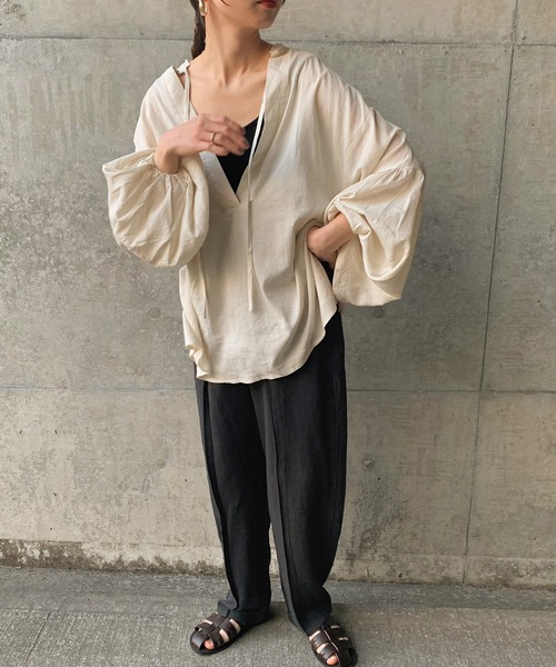 select MOCA by son（セレクトモカバイソン）の「リネンフロントタックリラックスパンツ（スラックス・レディース・ブラック/カーキ/ナチュラル/アッシュ・FREE）」の6枚目の写真