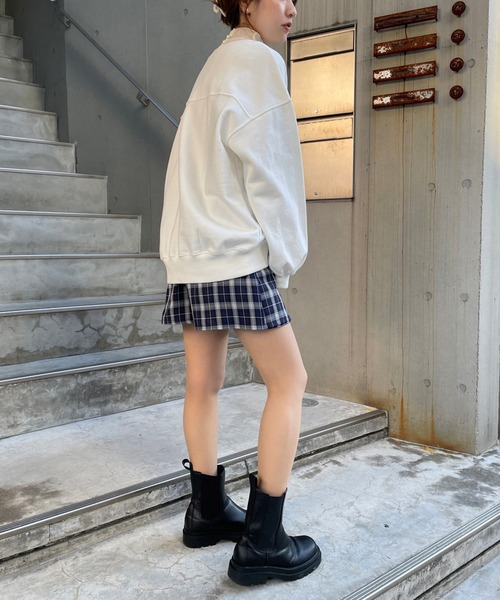 one after another NICE CLAUP(ワンアフターアナザーナイスクラップ)の「ホワイトDogブリントスウェット(スウェット・レディース・ネイビー/オフホワイト/オートミール・FREE)」の12枚目の写真