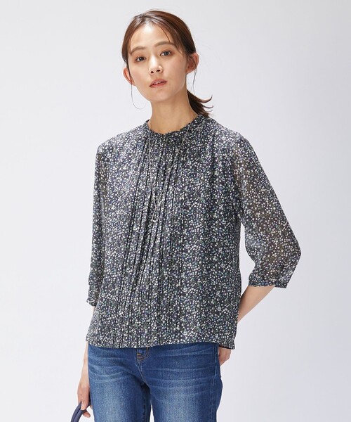 J.PRESS(ジェイプレス)の「プリントプリーツジャージー カットソー(Tシャツ/カットソー・レディース・ベージュ系5/ネイビー系5/ふじ色系5/レッド系5・T13/T15)」の3枚目の写真