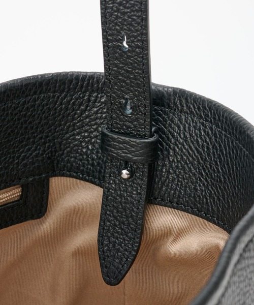 IACUCCI（イアクッチ）の「テア S CERVO（ショルダーバッグ