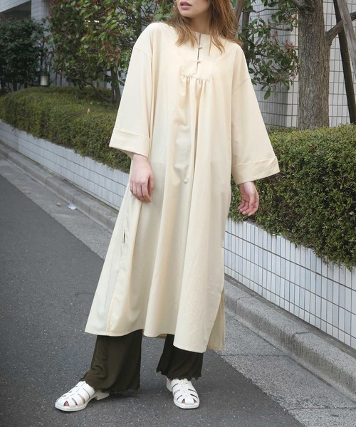 CORNERS(コーナーズ)の「リネンタッチキーネックワンピース(ワンピース・レディース・ブラック/マスタード/モカ/ベージュ系その他・M)」の6枚目の写真