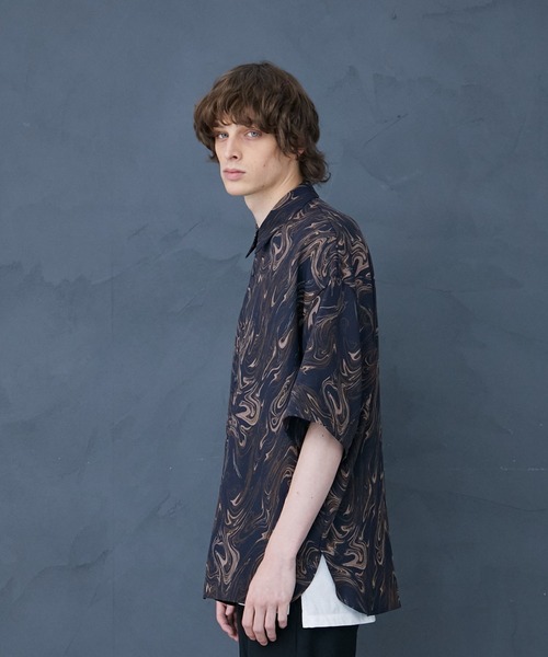 PUBLIC TOKYO（パブリックトウキョウ）の「Variousマルチプリント総柄オーバーシャツ（シャツ/ブラウス・メンズ・ネイビー/カーキ/ホワイト/サックスブルー/ブラック/ホワイト系その他2/ブルー/ブラック系その他/ベージュ・1/2）」の11枚目の写真