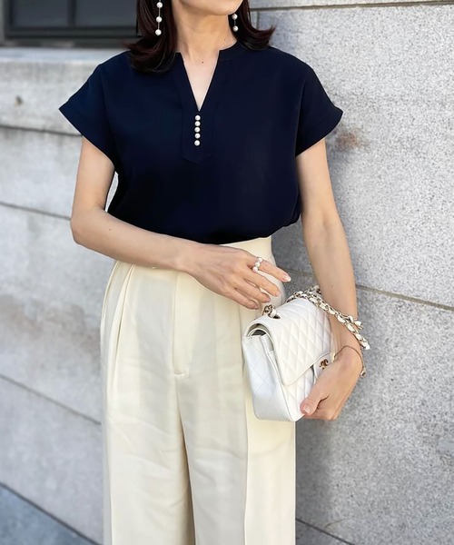 Emma Taylor(エマテイラー)の「【楽シリーズ】イージーケアパール釦キーネックブラウス(シャツ/ブラウス・レディース・ホワイト/ベージュ/ブラック/ブルー/ライトグレー/ネイビー・FREE/FS)」の21枚目の写真