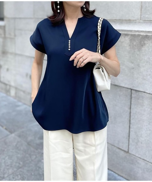 楽シリーズ】イージーケアパール釦キーネックブラウス（シャツ