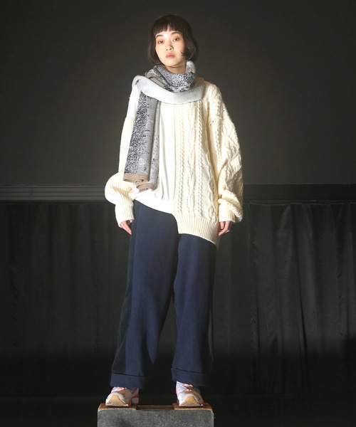STORAMA(ストラマ)の「Herd of horses knit stole(ストール/ショール・メンズ・ライトグレー・FREE)」の2枚目の写真