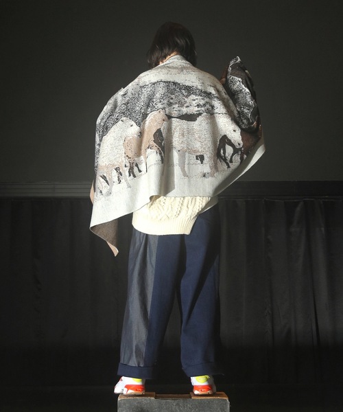 STORAMA(ストラマ)の「Herd of horses knit stole(ストール/ショール・メンズ・ライトグレー・FREE)」の3枚目の写真