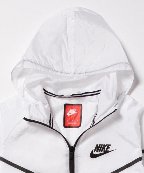 BEAMS BOY(ビームスボーイ)の「NIKE / テック エアロシールド ウィンドランナー(ブルゾン・レディース・ホワイト/ブラック・ONE SIZE)」の20枚目の写真