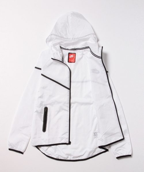 BEAMS BOY(ビームスボーイ)の「NIKE / テック エアロシールド ウィンドランナー(ブルゾン・レディース・ホワイト/ブラック・ONE SIZE)」の22枚目の写真