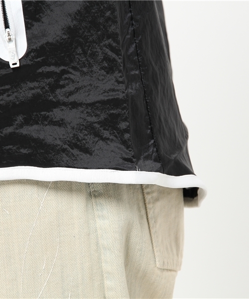 BEAMS BOY(ビームスボーイ)の「NIKE / テック エアロシールド ウィンドランナー(ブルゾン・レディース・ホワイト/ブラック・ONE SIZE)」の4枚目の写真
