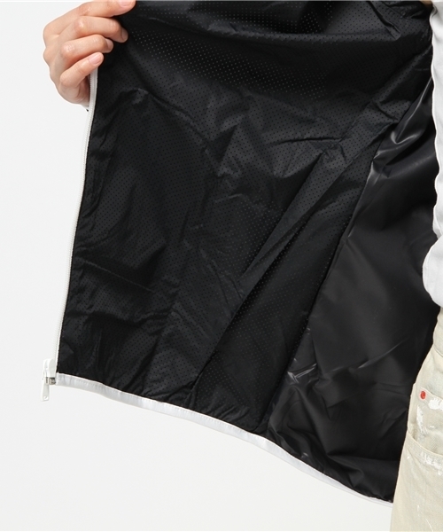 BEAMS BOY(ビームスボーイ)の「NIKE / テック エアロシールド ウィンドランナー(ブルゾン・レディース・ホワイト/ブラック・ONE SIZE)」の7枚目の写真