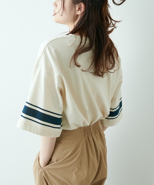 PUAL CE CIN（ピュアルセシン）の「フットボールTシャツ（Tシャツ/カットソー・レディース・グリーン/ナチュラル/グレイッシュベージュ・FREE）」の6枚目の写真