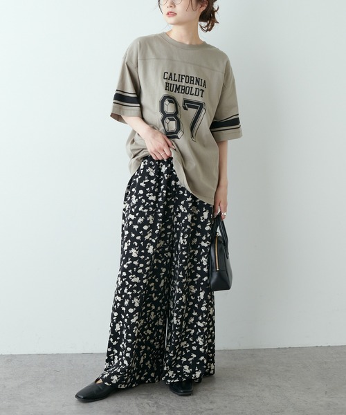 PUAL CE CIN（ピュアルセシン）の「フットボールTシャツ（Tシャツ/カットソー・レディース・グリーン/ナチュラル/グレイッシュベージュ・FREE）」の11枚目の写真