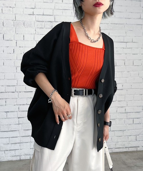 PAGEBOY（ページボーイ）の「スポンジコクーンVネックカーディガン（カーディガン/ボレロ・レディース・オフホワイト/ブラック/ブラウン系その他/ブルー系その他/オレンジ/ターコイズブルー・FREE）」の2枚目の写真