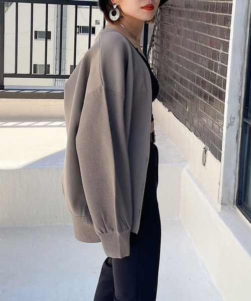 PAGEBOY（ページボーイ）の「スポンジコクーンVネックカーディガン（カーディガン/ボレロ・レディース・オフホワイト/ブラック/ブラウン系その他/ブルー系その他/オレンジ/ターコイズブルー・FREE）」の16枚目の写真