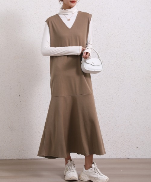 Coo+i（クーイ）の「2WAYマーメードロングワンピース Vネック（ワンピース・レディース・ネイビー/ブラック/ベージュ/グレー/モカ/カーキ・M/L）」の4枚目の写真