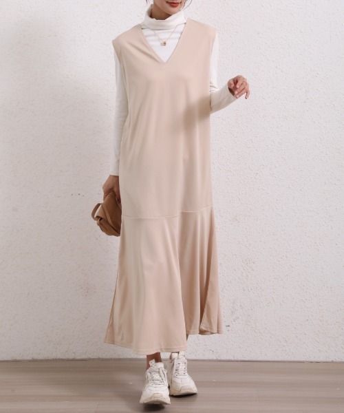 Coo+i（クーイ）の「2WAYマーメードロングワンピース Vネック（ワンピース・レディース・ネイビー/ブラック/ベージュ/グレー/モカ/カーキ・M/L）」の18枚目の写真