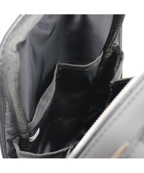 GUSCIO UOMO（グッシオ ウォーモ）の「【グッシオ ウォーモ】ボディバッグ　左右両かけ　ワンショルダー　PUレザー（ボディバッグ/ウエストポーチ・メンズ・ブラック/ネイビー/グレー/キャメル・FREE）」の11枚目の写真