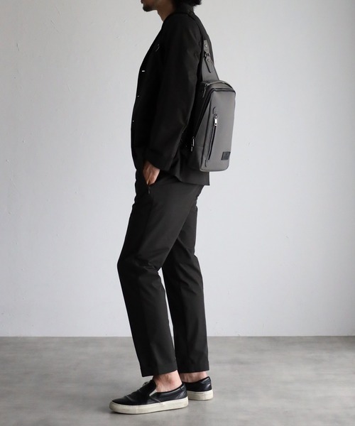 GUSCIO UOMO（グッシオ ウォーモ）の「【グッシオ ウォーモ】ボディバッグ　左右両かけ　ワンショルダー　PUレザー（ボディバッグ/ウエストポーチ・メンズ・ブラック/ネイビー/グレー/キャメル・FREE）」の22枚目の写真