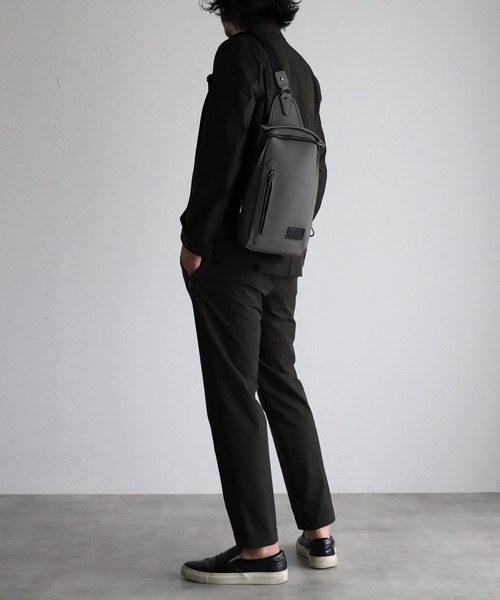 GUSCIO UOMO（グッシオ ウォーモ）の「【グッシオ ウォーモ】ボディバッグ　左右両かけ　ワンショルダー　PUレザー（ボディバッグ/ウエストポーチ・メンズ・ブラック/ネイビー/グレー/キャメル・FREE）」の21枚目の写真