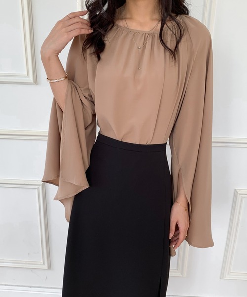 ECLIN（エクラン）の「フレアスリーブスリットブラウス（シャツ/ブラウス・レディース・ブラック/ベージュ/モカ・L/M）」の19枚目の写真