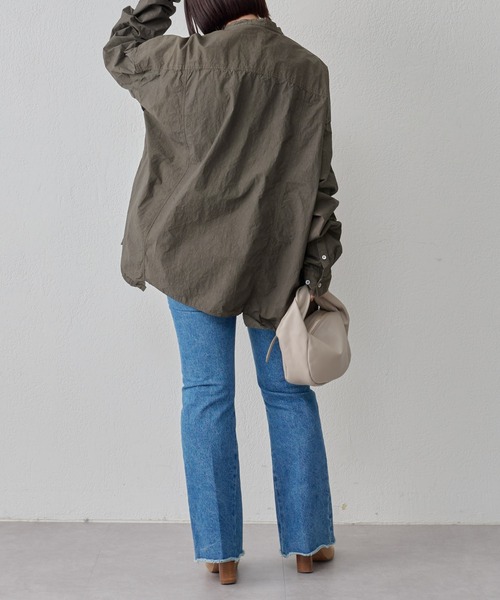 BEARDSLEY（ビアズリー）の「ビッグシャツ：綿100% フロントと脇・袖部分に違うシャツを組み合わせ1つに（シャツ/ブラウス・レディース・カーキ/ホワイト・FREE）」の3枚目の写真