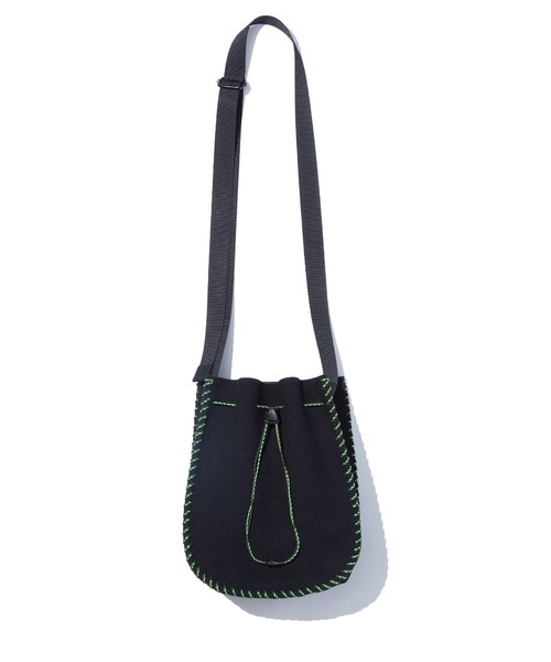 F/CE. （エフシーイー）の「F/CE. TECH SUEDE  PURSE / エフシーイー テックスエード パース（ショルダーバッグ・レディース・ブラック/ブラウン系その他・FREE）」の2枚目の写真