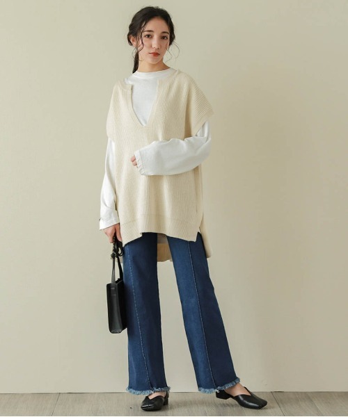 La-gemme（ラジェム）の「【Yukiさんコラボ】キーネックニットベスト（ベスト・レディース・ブラウン/グレイッシュベージュ/ブラック/ホワイト・フリー）」の15枚目の写真