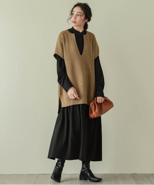La-gemme（ラジェム）の「【Yukiさんコラボ】キーネックニットベスト（ベスト・レディース・ブラウン/グレイッシュベージュ/ブラック/ホワイト・フリー）」の18枚目の写真