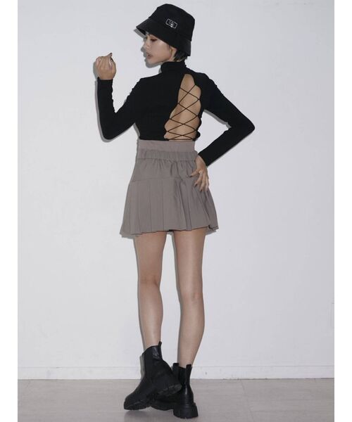 GYDA(ジェイダ)の「BACKレースアップハイネックトップス(Tシャツ/カットソー・レディース・ブラック/オフホワイト・FREE)」の3枚目の写真