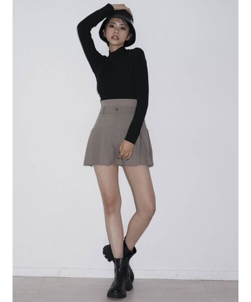 GYDA(ジェイダ)の「BACKレースアップハイネックトップス(Tシャツ/カットソー・レディース・ブラック/オフホワイト・FREE)」の7枚目の写真