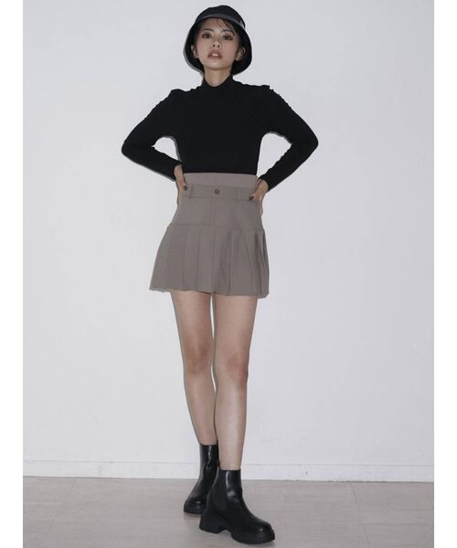 GYDA(ジェイダ)の「BACKレースアップハイネックトップス(Tシャツ/カットソー・レディース・ブラック/オフホワイト・FREE)」の5枚目の写真