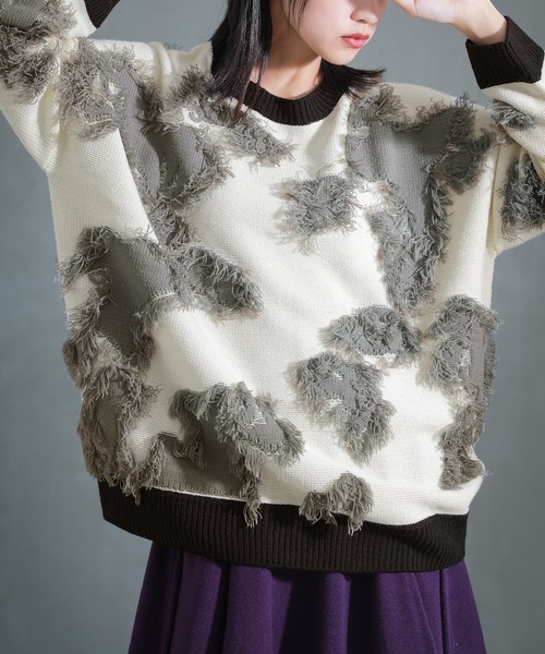 osharewalker（オシャレウォーカー）の「『ニュアンスアート柄ニット』（ニット/セーター・レディース・オフホワイト・FREE）」の3枚目の写真