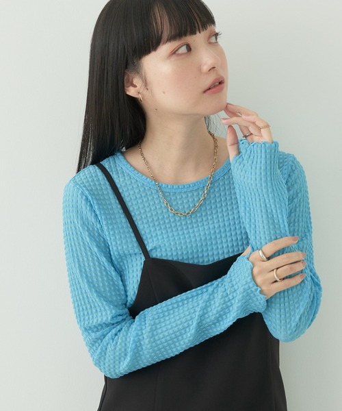 earth music&ecology（アースミュージックアンドエコロジー）の「シアーギンガムクルーネックプルオーバー（Tシャツ/カットソー・レディース・グリーン/オレンジ/ラベンダー/アイボリー/ブラック/サックスブルー・S/M）」の4枚目の写真