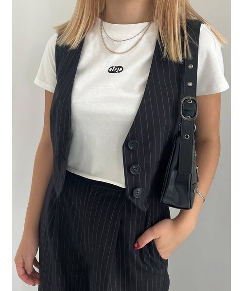 EMODA(エモダ)の「【SET UP着用可能】ノーカラーコンパクトベスト(ベスト・レディース・その他1/グレー/ブラック/その他・FREE)」の4枚目の写真