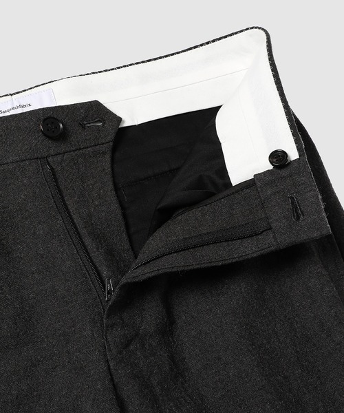SASQUATCHfabrix.(サスクワァッチファブリックス)の「"SEMI FLARE SILHOUETTE” SLACKS(スラックス・メンズ・チャコールグレー・L/M)」の4枚目の写真