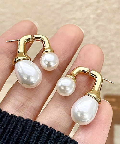 Futier land（フューティアランド）の「ジオメトリーパールピアス（ピアス（両耳用）・レディース・ゴールド・FREE）」の2枚目の写真