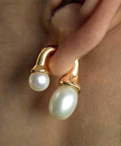 Futier land（フューティアランド）の「ジオメトリーパールピアス（ピアス（両耳用）・レディース・ゴールド・FREE）」の6枚目の写真