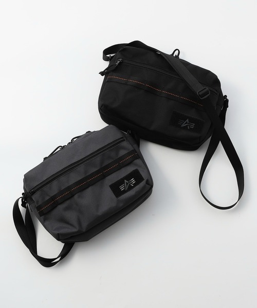 Alpha Industries(アルファインダストリーズ)の「スクエアショルダーバッグ コーデュラ 軽量(ショルダーバッグ・メンズ・グレー/ブラック・FREE)」の1枚目の写真
