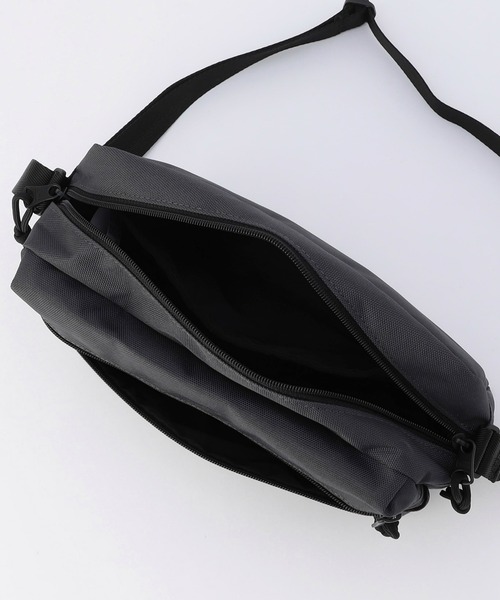Alpha Industries(アルファインダストリーズ)の「スクエアショルダーバッグ コーデュラ 軽量(ショルダーバッグ・メンズ・グレー/ブラック・FREE)」の8枚目の写真