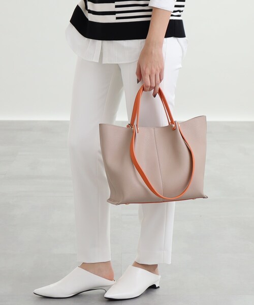 INDIVI(インディヴィ)の「◆ツーハンドルこなれバッグ(トートバッグ・レディース・オフホワイト/ブラック系4/ベージュ系4・00)」の5枚目の写真