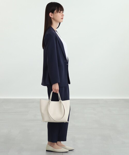 INDIVI(インディヴィ)の「◆ツーハンドルこなれバッグ(トートバッグ・レディース・オフホワイト/ブラック系4/ベージュ系4・00)」の7枚目の写真