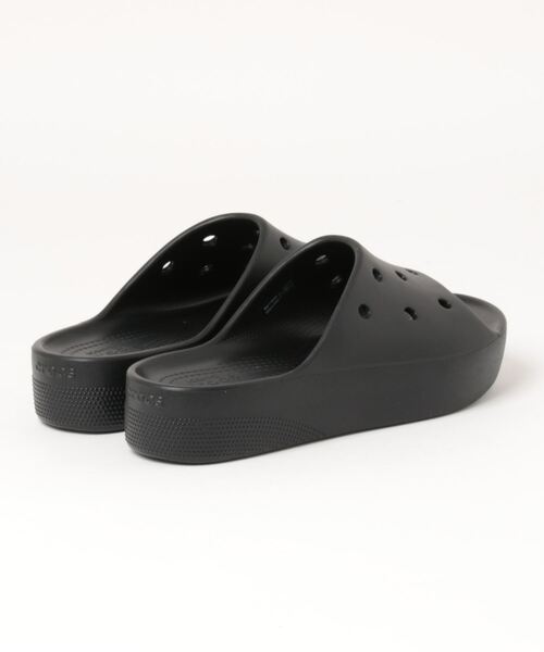 crocs(クロックス)の「【crocs】CLASSIC PLATFORM SLIDE(クロックス クラシック プラットフォーム スライド)208180【厚底】(サンダル・レディース・オフホワイト/ホワイト/ブラック・24.0cm/25.0cm/22.0cm/23.0cm)」の5枚目の写真