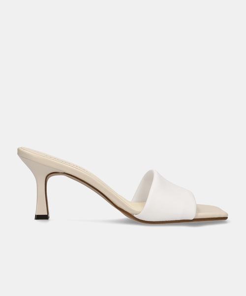 MAMIAN（マミアン）の「ワイドスクエアトゥ パデット ミュールサンダル (7.0cmヒール)（サンダル・レディース・ラベンダー/ホワイト/グレイッシュベージュ/ブラック/ベージュ系その他・M/L/S）」の7枚目の写真