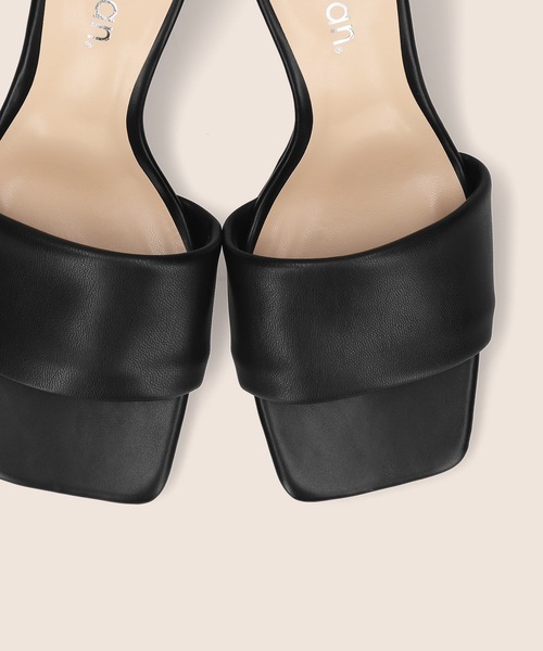 MAMIAN（マミアン）の「ワイドスクエアトゥ パデット ミュールサンダル (7.0cmヒール)（サンダル・レディース・ラベンダー/ホワイト/グレイッシュベージュ/ブラック/ベージュ系その他・M/L/S）」の14枚目の写真