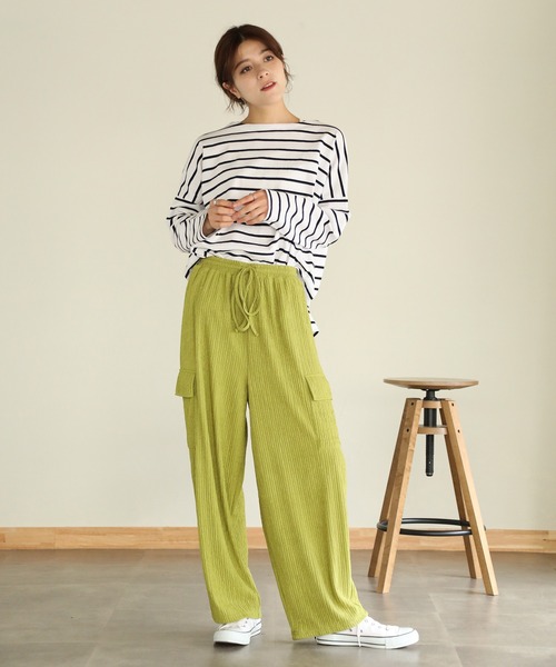 aity(アイティ)の「プリーツイージーワイドカーゴパンツ 夏服(カーゴパンツ・レディース・ベージュ/ブラック/ライトグリーン・M)」の6枚目の写真