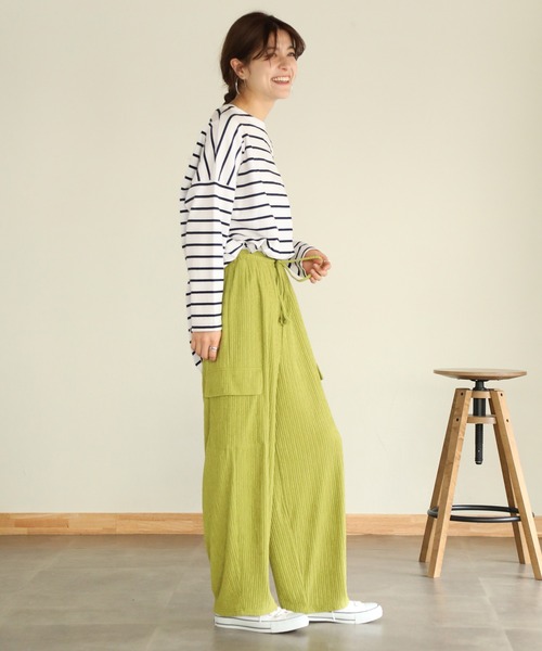 aity(アイティ)の「プリーツイージーワイドカーゴパンツ 夏服(カーゴパンツ・レディース・ベージュ/ブラック/ライトグリーン・M)」の20枚目の写真