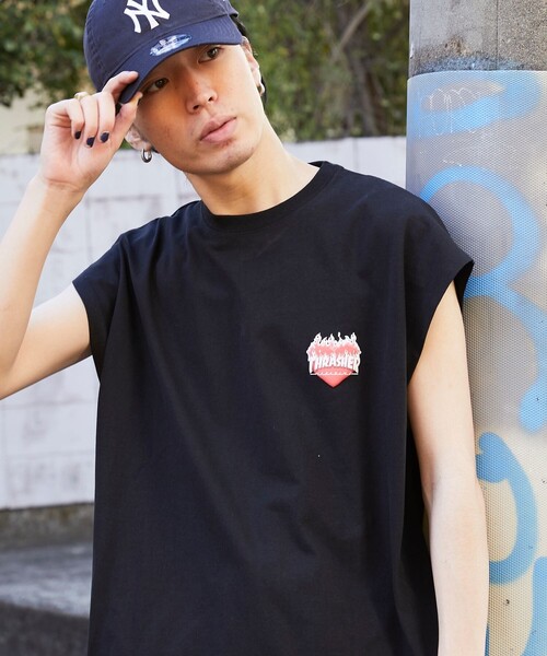 FREAK'S STORE(フリークスストア)の「【限定展開】THRASHER×FREAK'S STORE/スラッシャー 別注 ビッグシルエット ワンポイント フレイム ハートロゴ ドロップショルダーTシャツ(Tシャツ/カットソー・メンズ・アッシュグレー/ブラック/ホワイト・SMALL/MEDIUM/LARGE)」の18枚目の写真